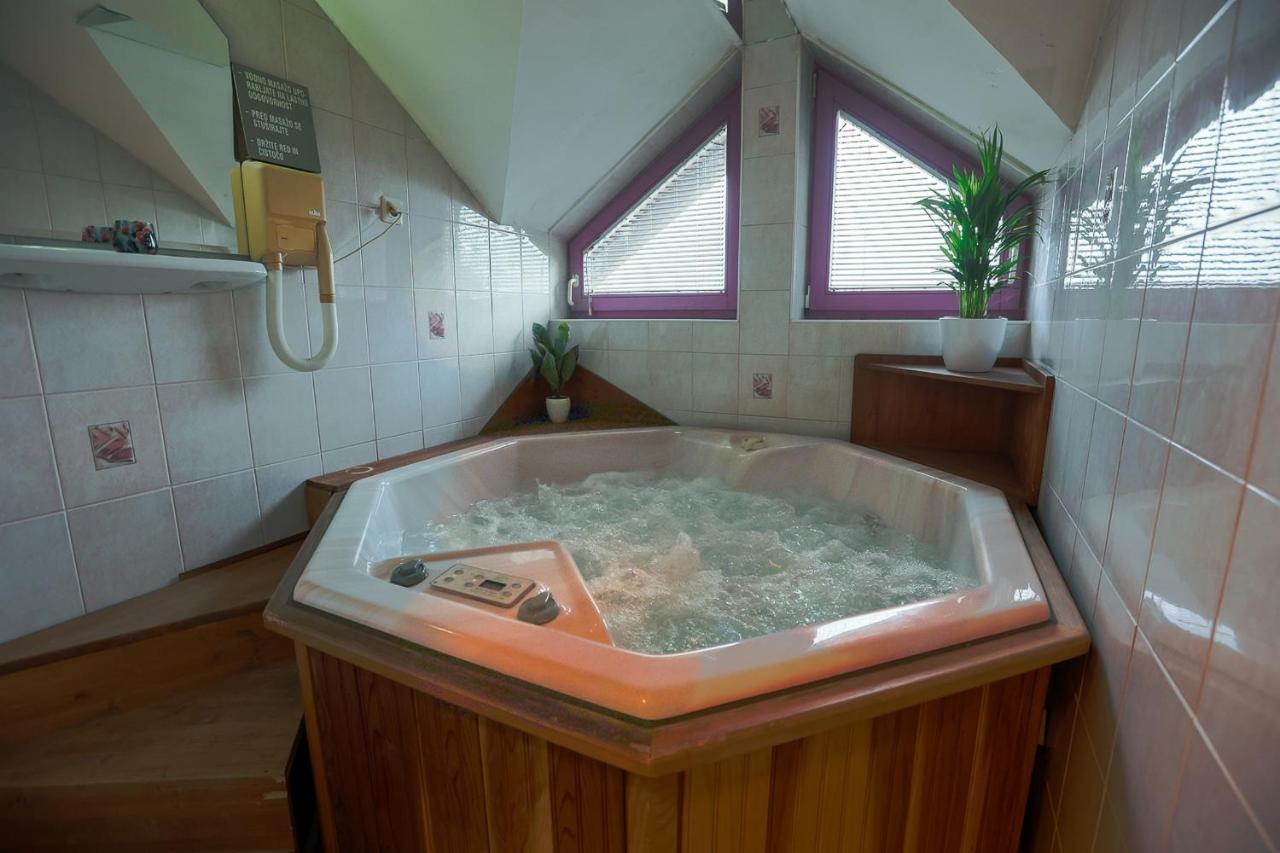 Orehova vas Hostel - Rooms Kaj & Kaja מראה חיצוני תמונה